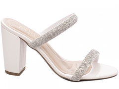 Tamanco Salto Grosso 8,5 cm - Elegância Pura em Off White e Strass Prata - Calcadospravc | Loja de Calçados