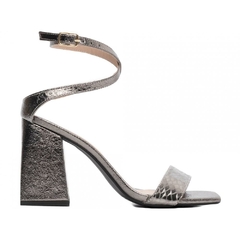 Sandália Prata Velho: Elegância e Conforto com Salto Grosso de 9cm - Napa Metalizado - comprar online