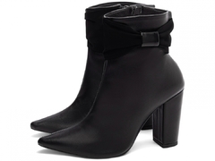 Imagem do Elegância que Impressiona – Bota Bico Fino Preto com Laço e Nobuck – Salto 9 cm