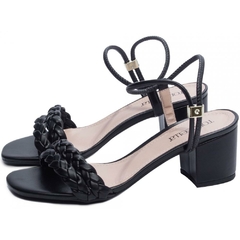 Elegância e Conforto - Sandália Feminina Salto 5,5cm Robusto em Preto - loja online