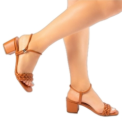 Conforto e Estilo - Sandália Feminina Salto 5,5cm Robusto - Caramelo - comprar online