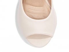 Elegância e Conforto em Cada Passo - Anabela Plataforma Cunha Feminina Off White Torricella