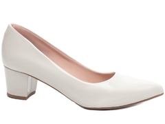 Scarpin Salto Bloco Off White - Salto 5,5 cm - Verniz Off White
