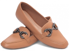 Essência Clássica com Conforto Atemporal – Sapatilha Mocassim Feminina Caramelo com Bridão Grafite
