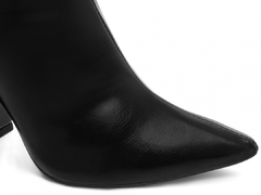 Poder e Estilo em Cada Detalhe – Bota Bico Fino Feminina Preta com Salto 9 cm