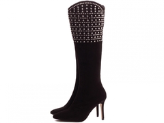 Imagem do Bota Bico Fino Cano Alto Salto 9cm em Camurça Preto - Elegância e Conforto Sempre