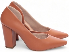 Scarpin Aberto do Lado Salto 8,5cm - Glamour Inovador em Caramelo - Calcadospravc | Loja de Calçados