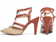 Scarpin Caramelo - 9 cm - Laços e Fivelas Dourados - comprar online