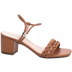 Conforto e Estilo - Sandália Feminina Salto 5,5cm Robusto - Caramelo na internet