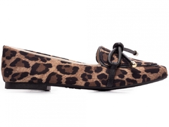 Estilo Selvagem e Conforto Refinado - Mocassim Feminino Rasteiro com Laço - Tecido Onça e Napa Preto - comprar online