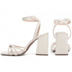 Sandália Off White Confortável - Salto 9 cm - Antiderrapante - Calcadospravc | Loja de Calçados