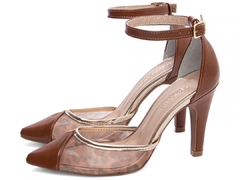 Sofisticação Natural com Toque Selvagem – Scarpin Caramelo com Dourado e Animal Print – Salto 9 cm - loja online