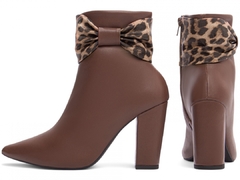 Toque Selvagem com Elegância – Bota Bico Fino Café e Onça – Salto 9 cm - comprar online