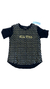 Remera negra de la marca Vitamina con estampado dorado y la frase "MIA VITA".