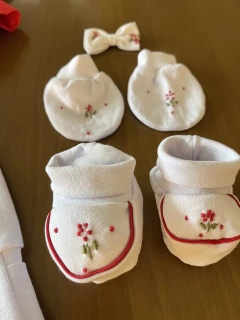 Saída Maternidade Casinha de Abelha Vermelho - Enxoval de Casa e Bebê - CASA|015