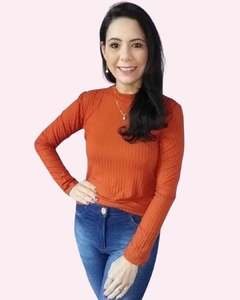 Blusa Canelada com gola