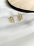 Brinco folha banhado a ouro 18k