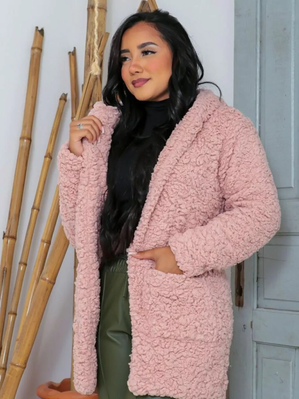 Casaco Teddy Max Forrado Capuz Bolsos Com Forro Interno Sobretudo Feminino Frio