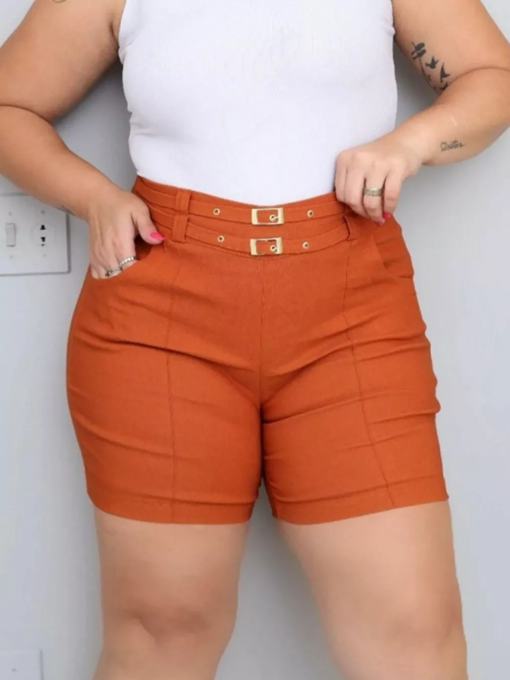 Bermuda Feminina de Bengaline com 2 Fivelas Plus Size Linha Premium