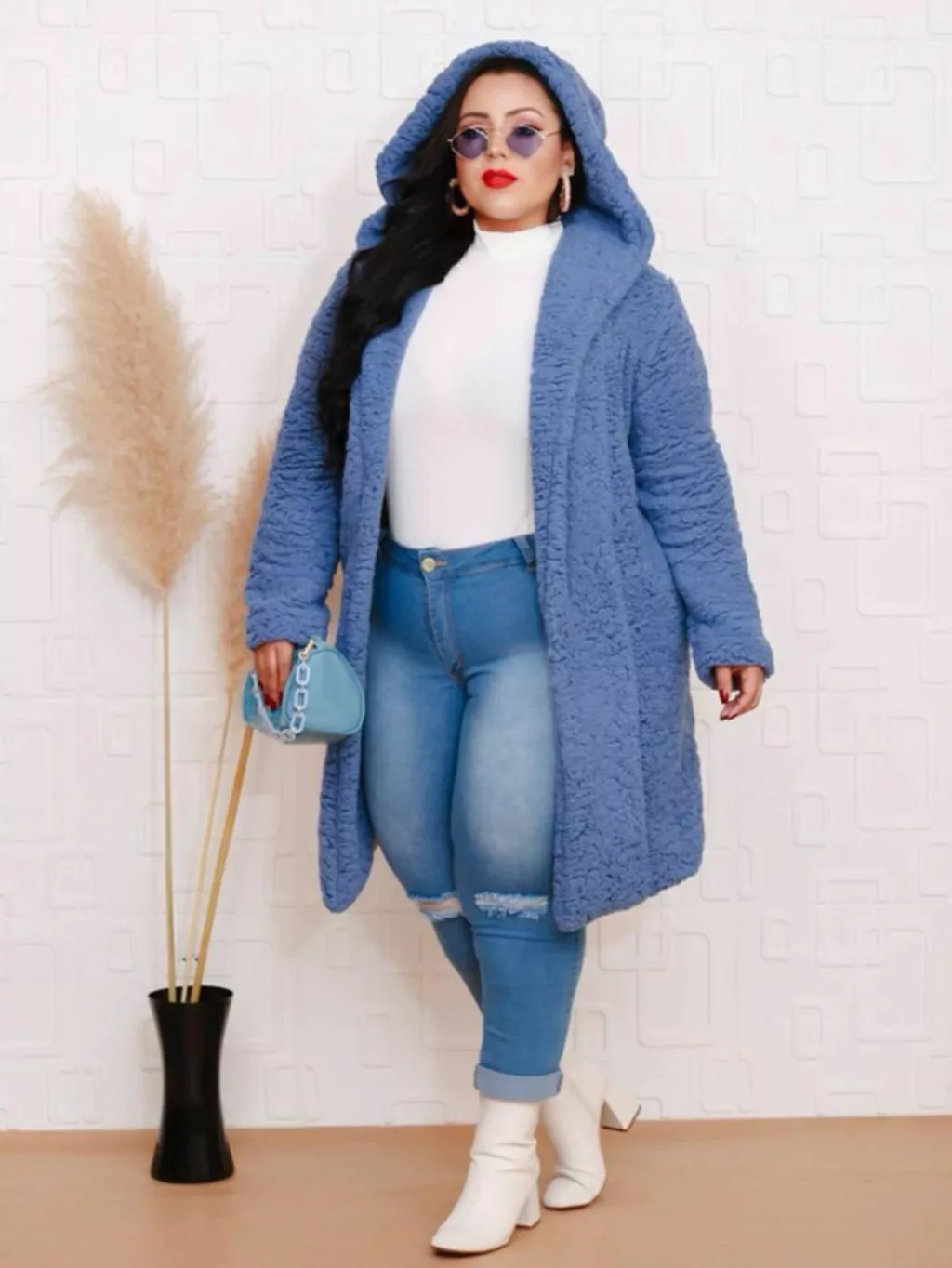 Casaco Teddy Plus Size Max Forrado Capuz Bolsos Com Forro Interno Sobretudo Feminino Frio