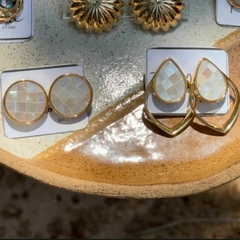 BRINCO MOSAICO MADREPÉROLA