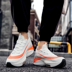 2021 Tênis De Casal Voando Tecelagem Rede Calçados Esportivos Marathon Corrida A Mesma fashion - comprar online