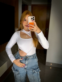 body Rihanna na internet