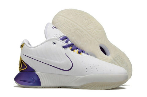 Tênis Nike LeBron 21