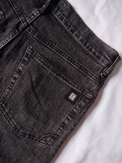 calça jeans yves saint laurent / 42 na internet