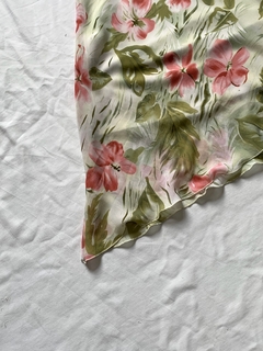vestido floral assimétrico / P na internet