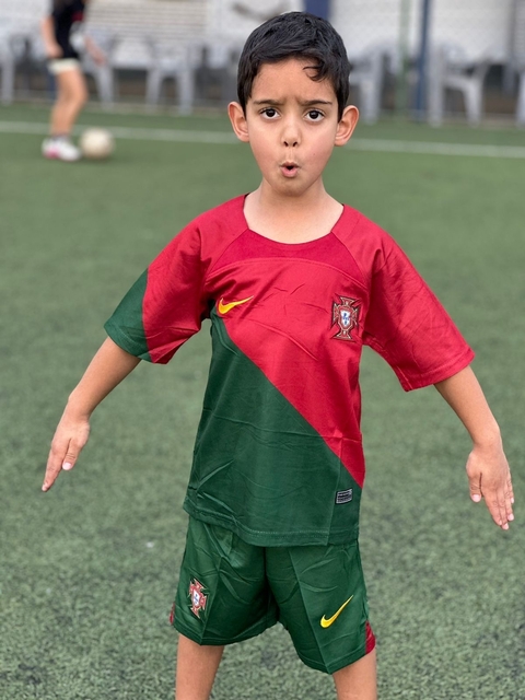Conjunto infantil Portugal 2022