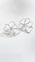 Brinco flor em pétalas - comprar online