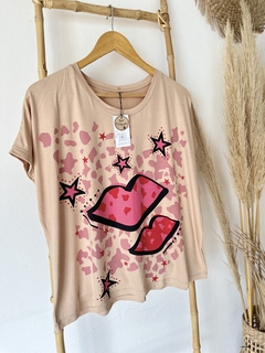 Remera Lips -  Tienda Enriqueta Ciudad Jardin - Calzado y ropa con estilo para mujeres reales
