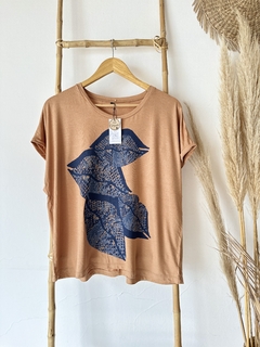 Remera Muak en internet