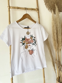 Remera Mulher -  Tienda Enriqueta Ciudad Jardin - Calzado y ropa con estilo para mujeres reales