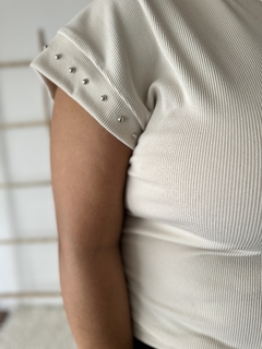 REMERA QÜA