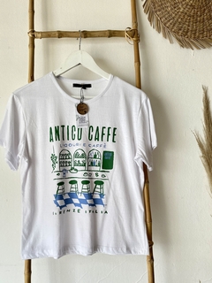REMERA AN CAFFE -  Tienda Enriqueta Ciudad Jardin - Calzado y ropa con estilo para mujeres reales