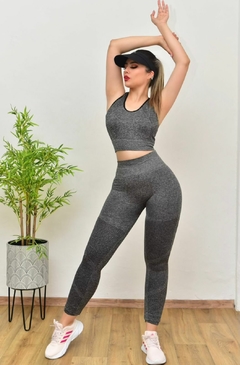 Conjunto deportivo Barbie en internet