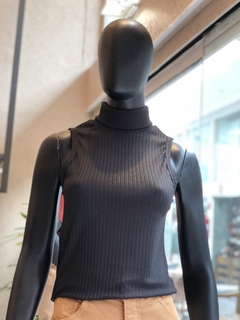 Regata Tricot Gola Rolê - comprar online