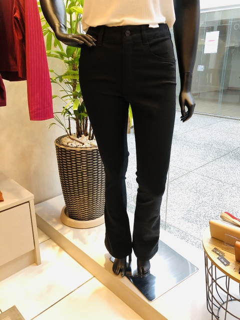 Calça Sarja Flare Preta - comprar online