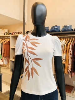 T-shirt Sublimada Folhas Avelã - comprar online