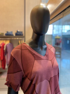 Blusa Malha Estampada Decote V Uva