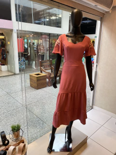 Vestido Midi Bordado