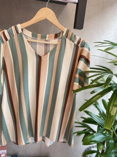 Blusa Listrada Decote V - loja online