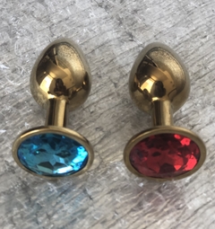 Plug Anal Dourado com Pedra Redonda