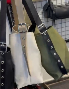 Cartera Boni crudo en internet
