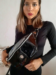 Maxi Riñonera Charol