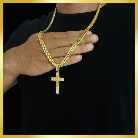 Corrente grumet com pingente cruz banhado a ouro