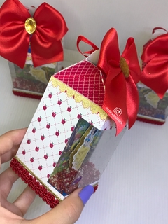 Caixa Milk com visor do tema Branca de Neve na internet