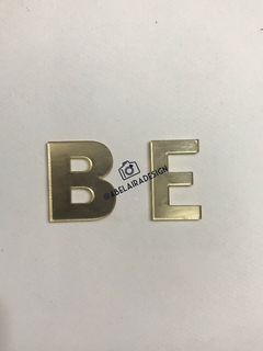 Letras em acrílico Dourado